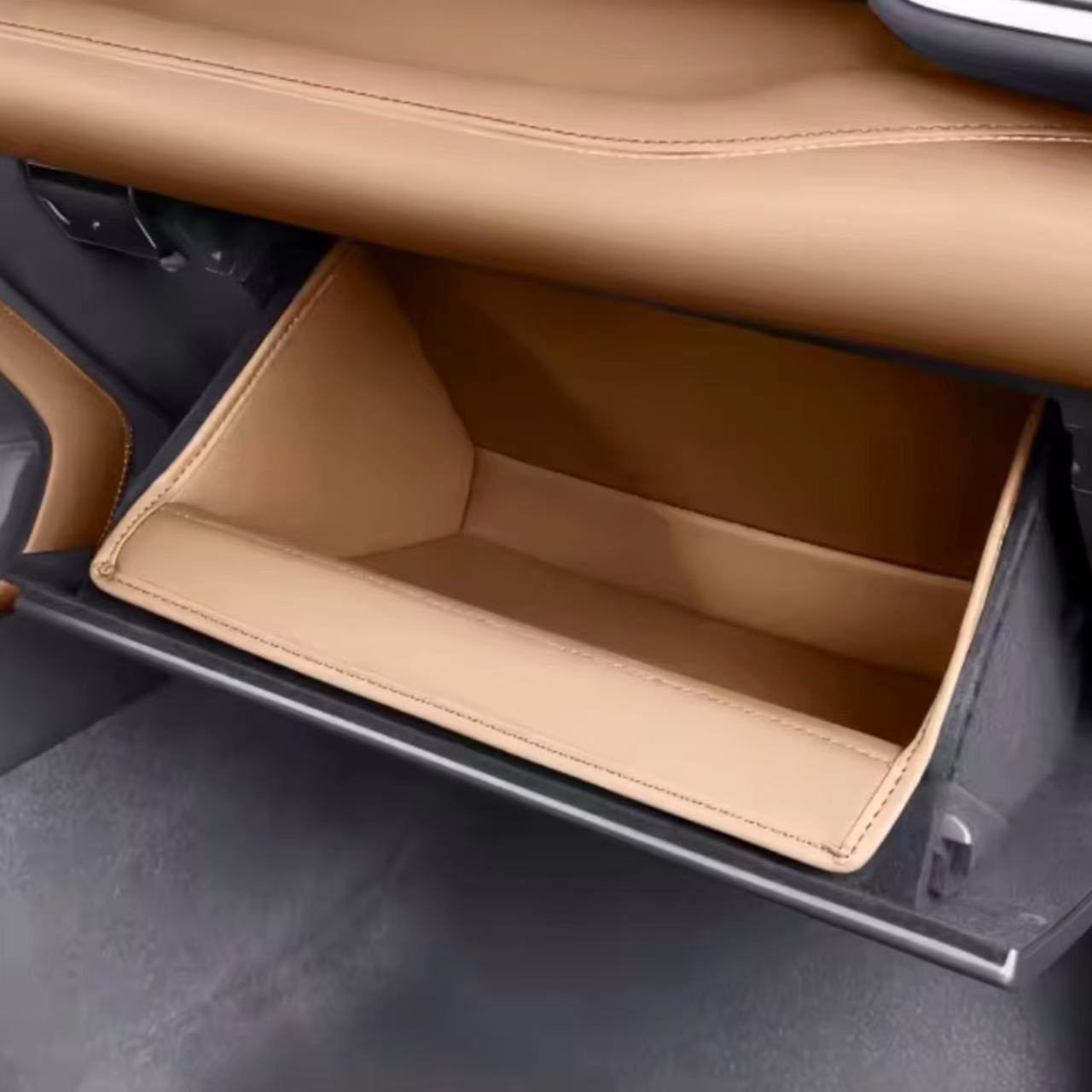 Glove Box Storage Pocket - Leopard 5 & 8 | جيب تخزين درج الراكب