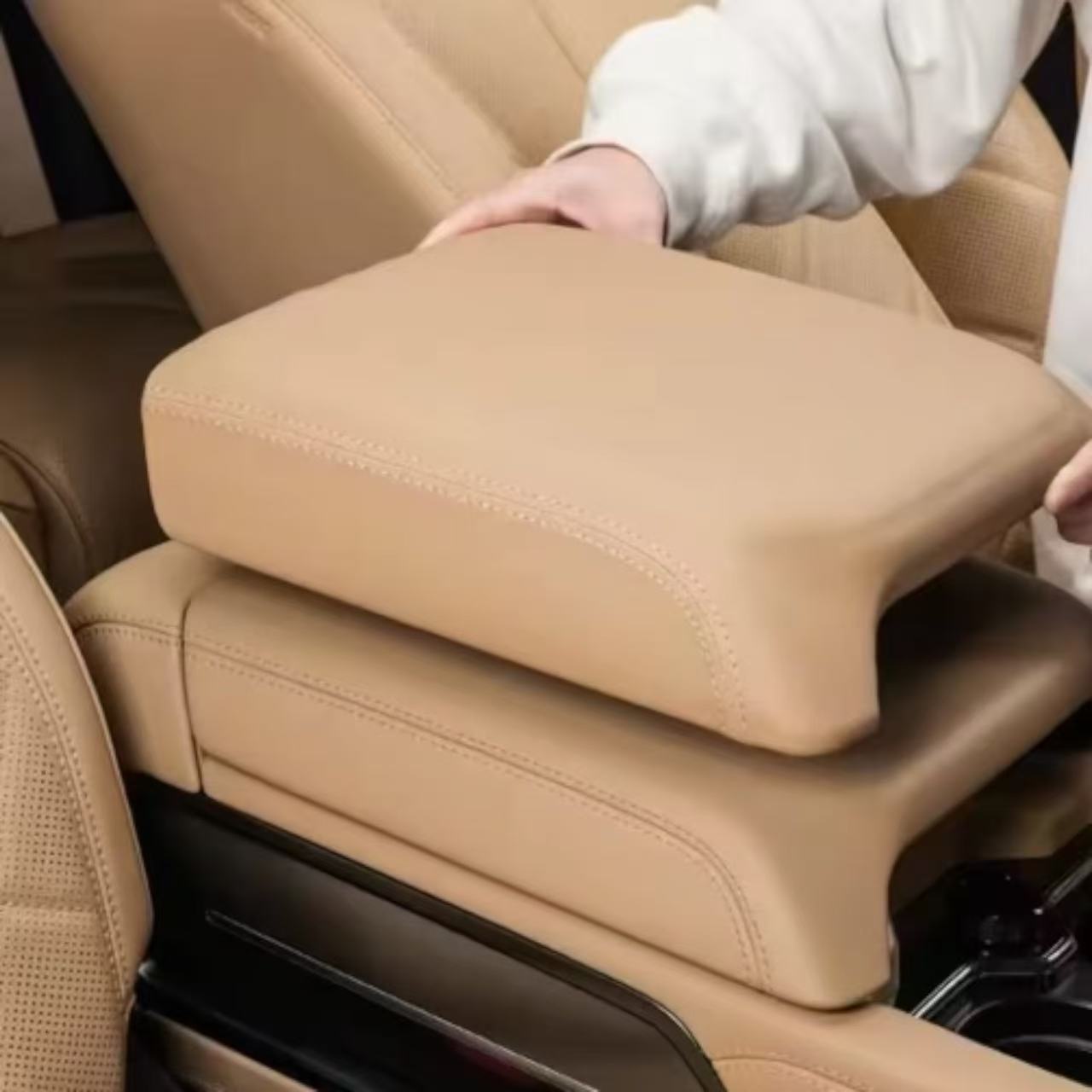 Armrest Height Raising Cover - غطاء رفع مسند الذراع | BYD Denza 5 & Leopard 5