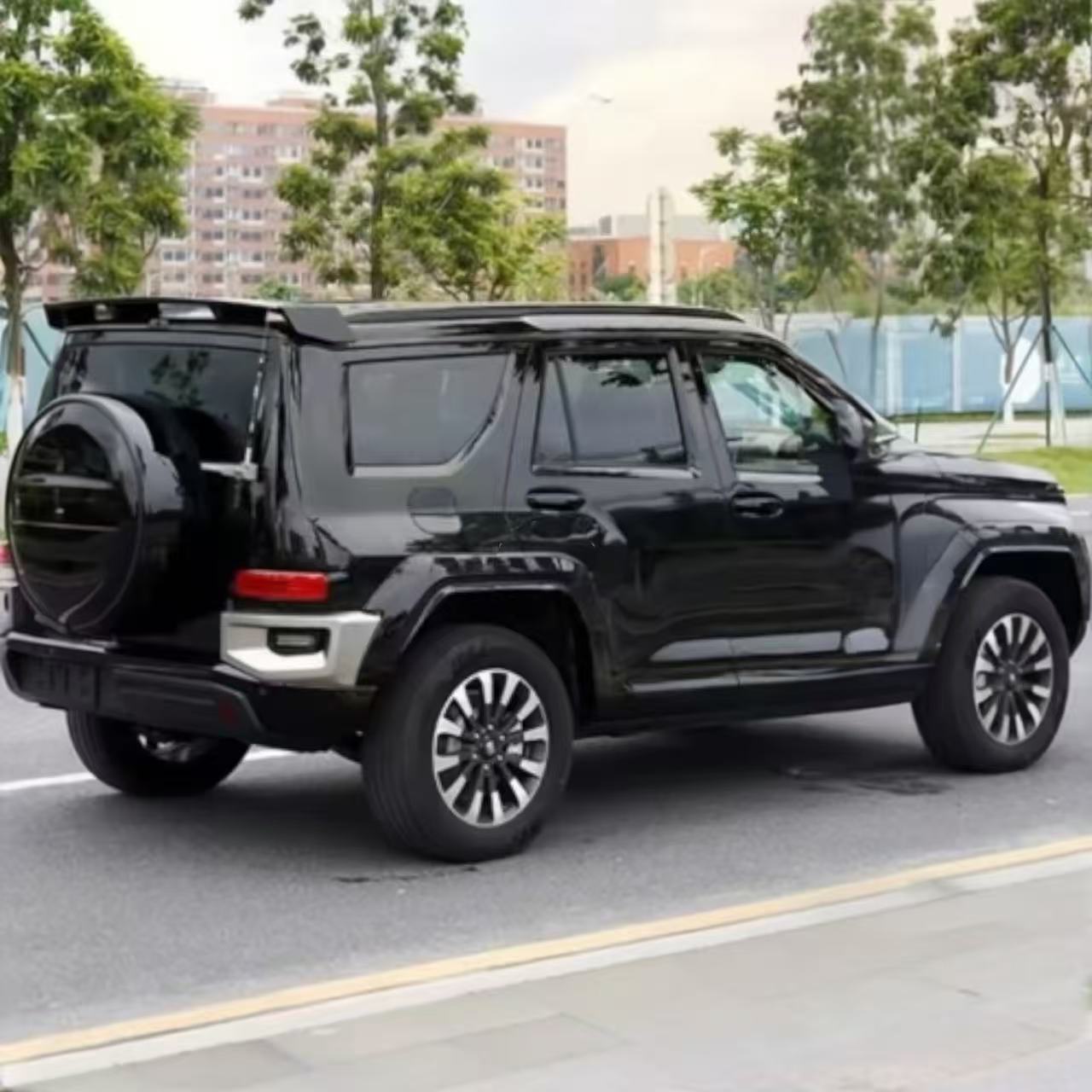 Roof Spoiler Sport Wing - Tank 700 | جناح سقف رياضي