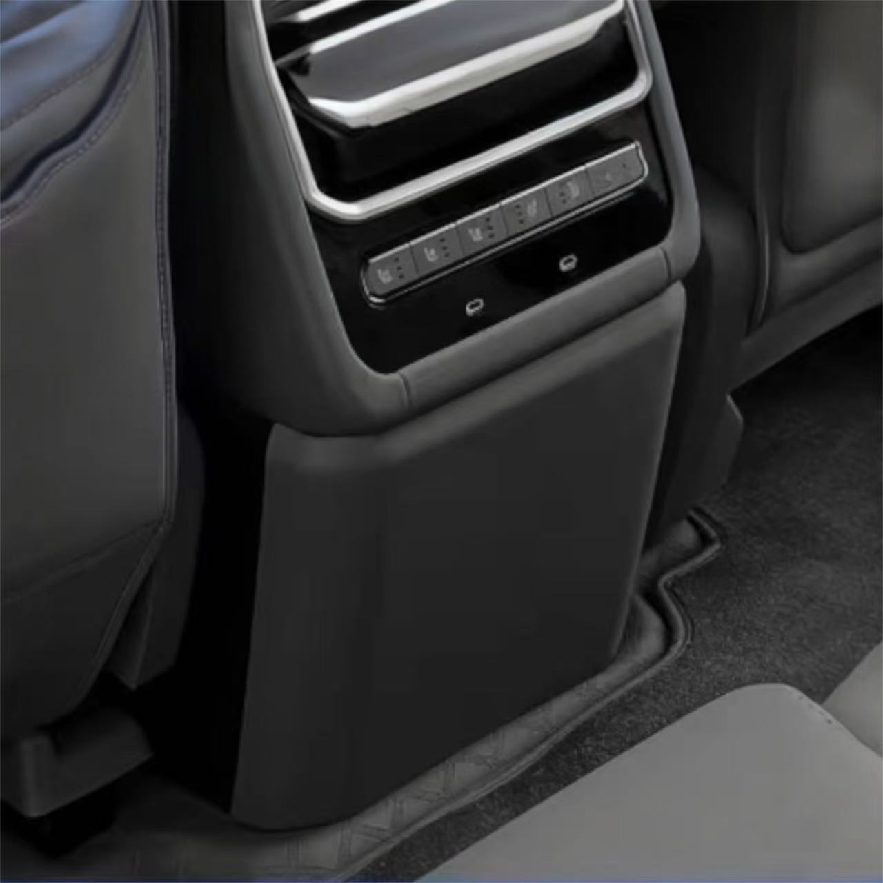 Rear Armrest Anti-Kick Cover - Jetour G700 | غطاء حماية خلفي