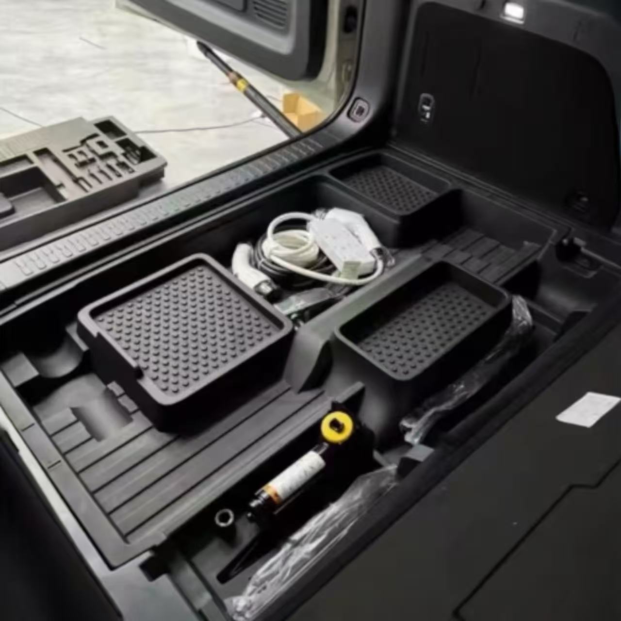 Tailgate Flagpole Bracket - Jetour G700 | قاعدة سارية علم