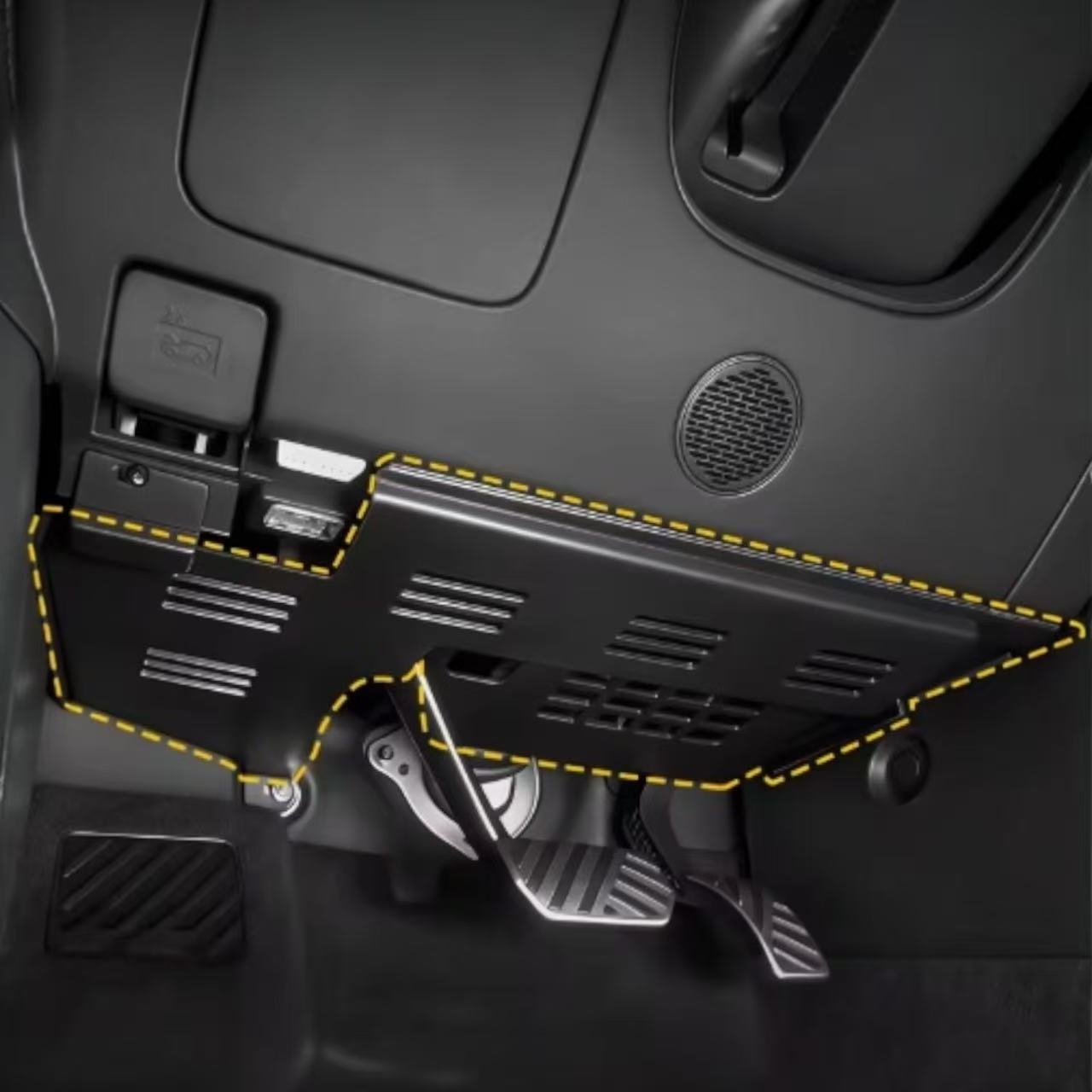 Driver Anti-Kick Panel - Jetour G700 | لوح حماية سائق