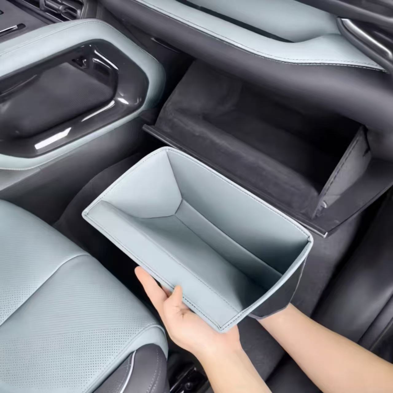 Glove Box Storage Pocket - Leopard 5 & 8 | جيب تخزين درج الراكب