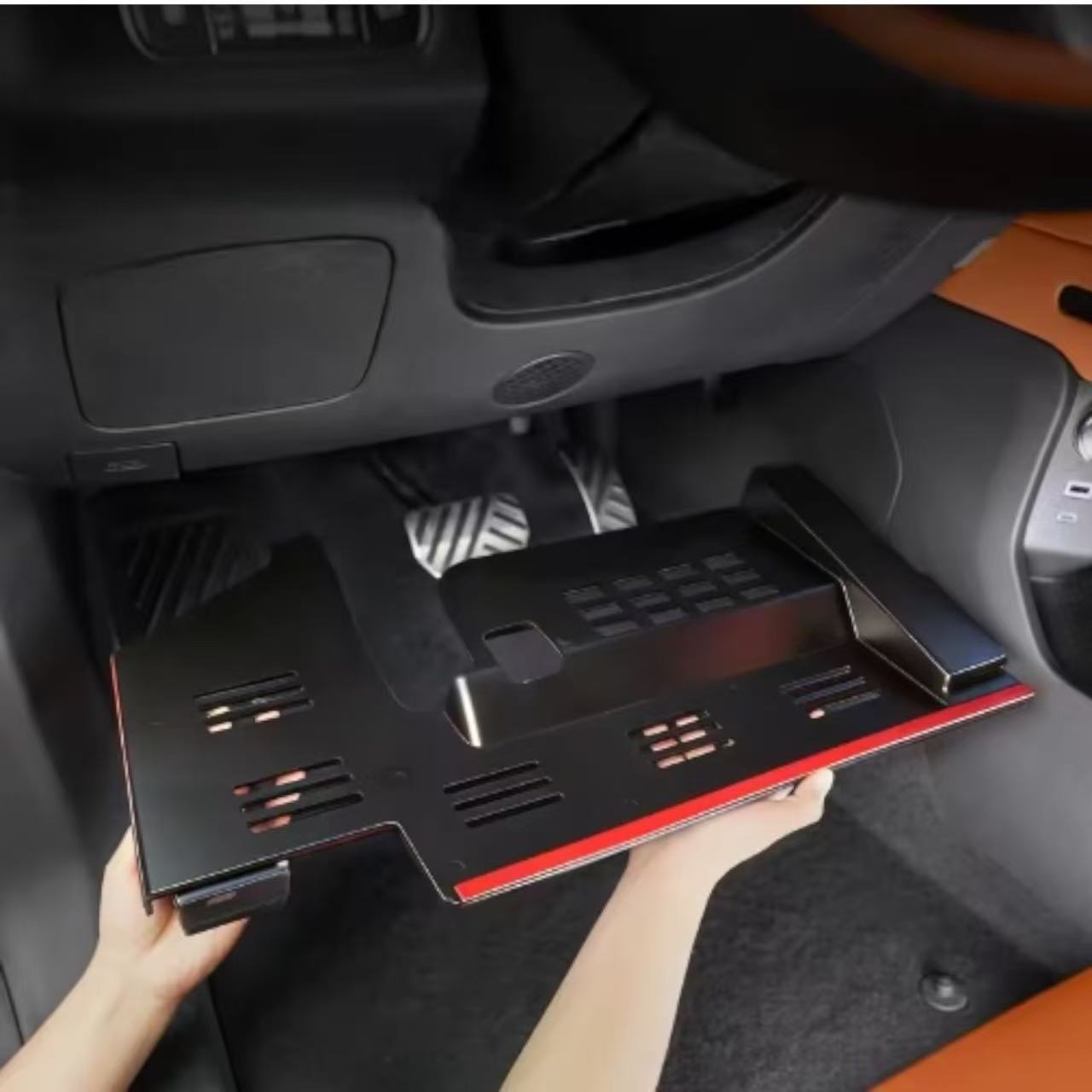 Driver Anti-Kick Panel - Jetour G700 | لوح حماية سائق