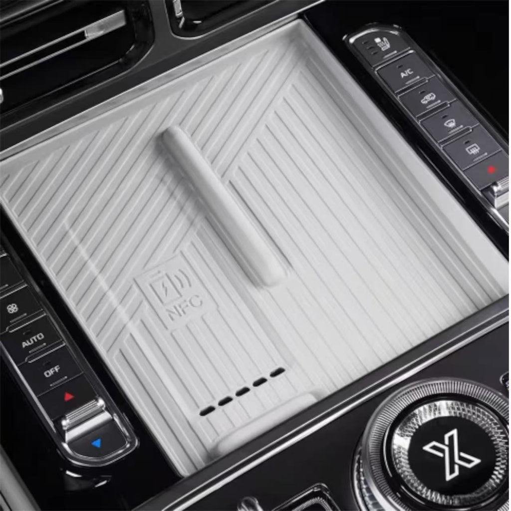 Wireless Charging Pad with Storage Box - Jetour G700 | ربلة شحن مع صندوق