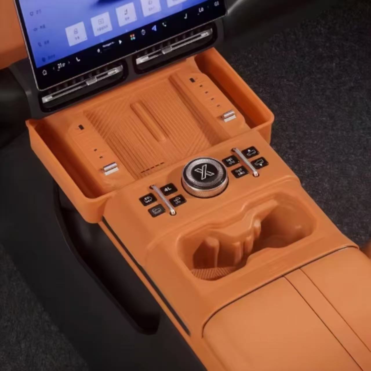 Full Wireless Charging Pad - Jetour G700 | ربلة شحن كاملة